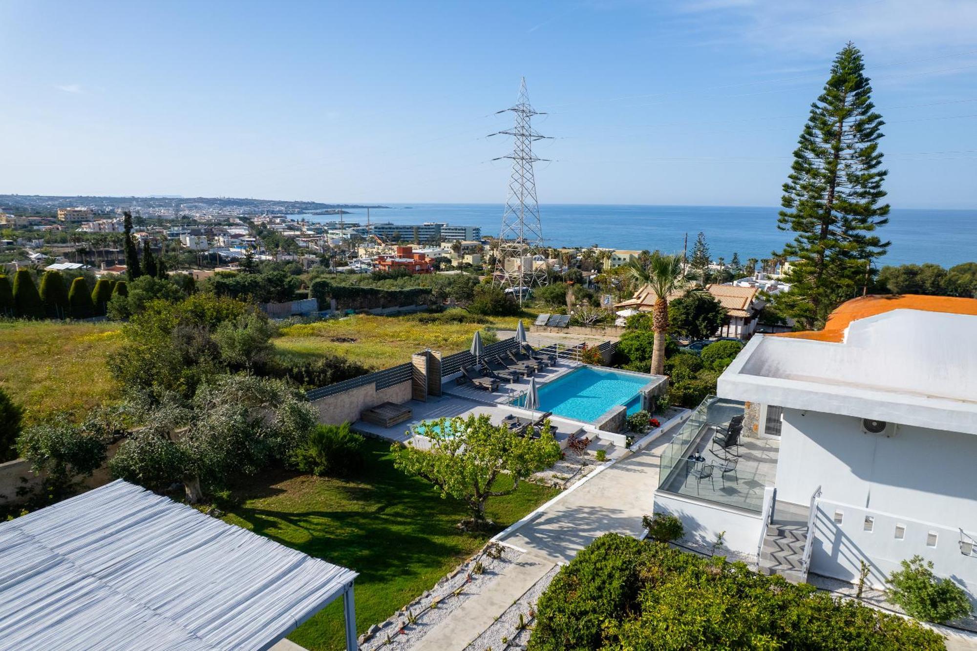 Queen'S Gem Luxury Villa - Heated Jacuzzi & Pool Hersonissos  Bagian luar foto