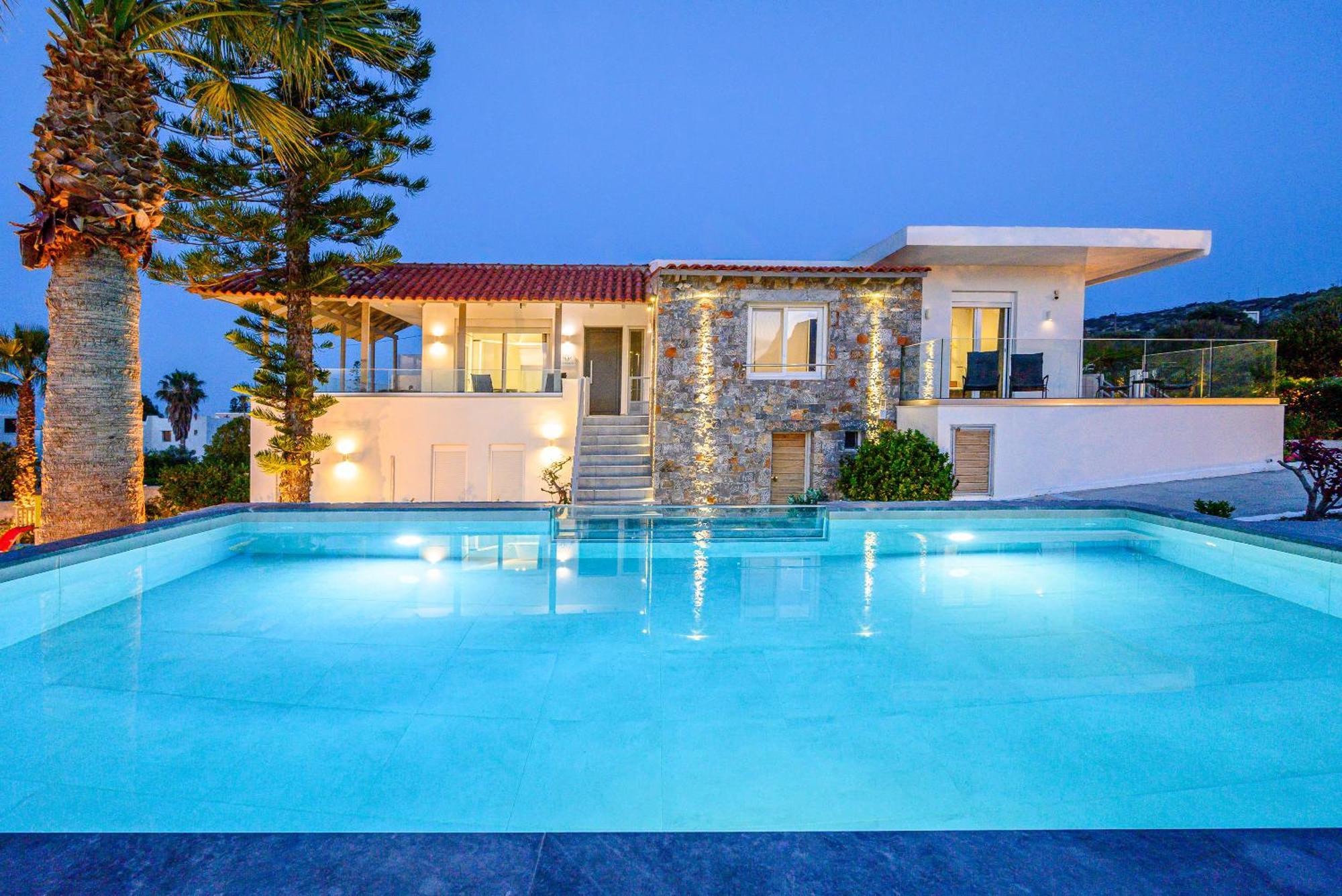 Queen'S Gem Luxury Villa - Heated Jacuzzi & Pool Hersonissos  Bagian luar foto