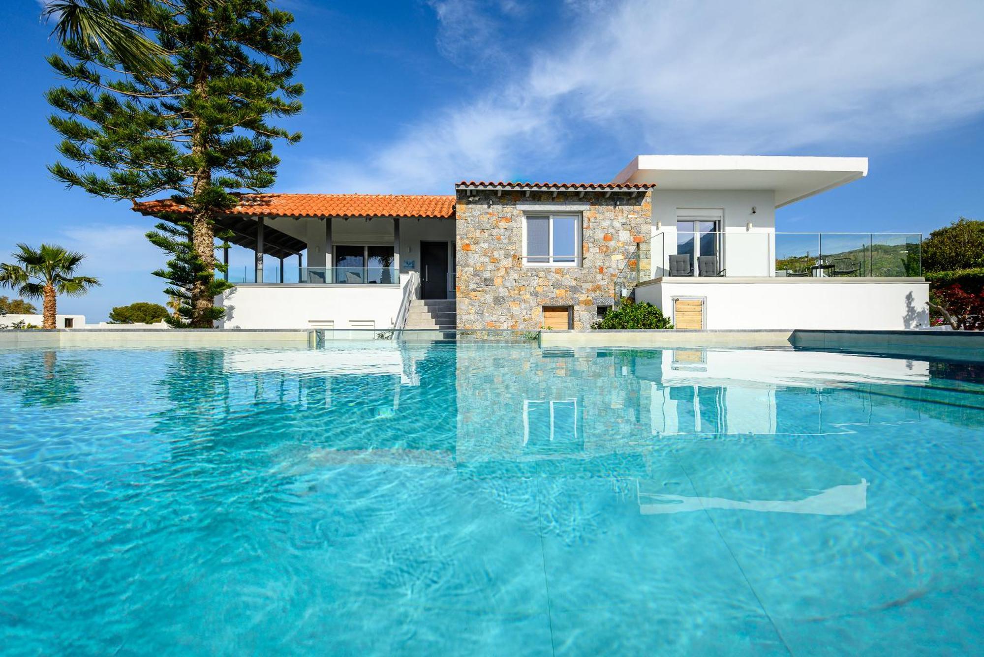 Queen'S Gem Luxury Villa - Heated Jacuzzi & Pool Hersonissos  Bagian luar foto