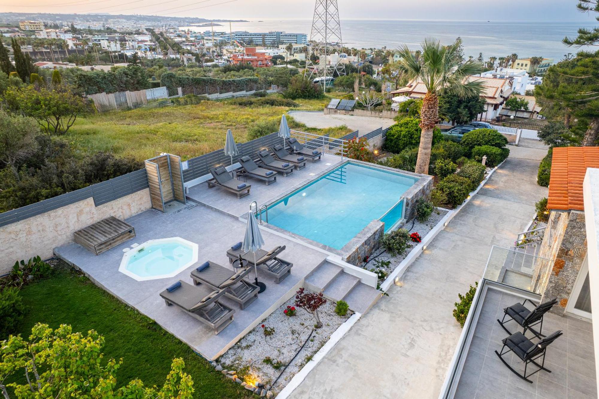 Queen'S Gem Luxury Villa - Heated Jacuzzi & Pool Hersonissos  Bagian luar foto