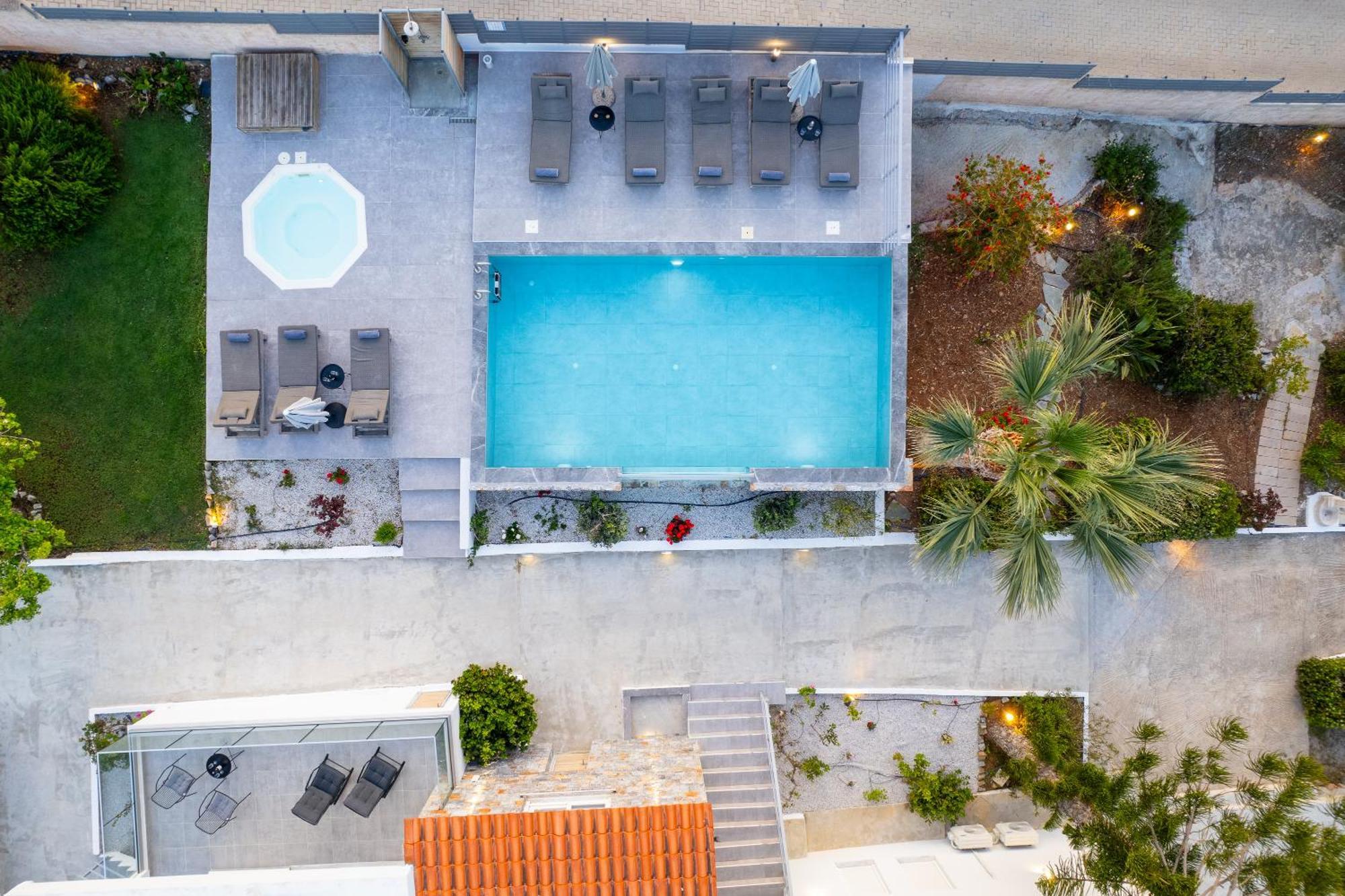 Queen'S Gem Luxury Villa - Heated Jacuzzi & Pool Hersonissos  Bagian luar foto